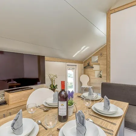 Pool & Whirlpool Art Villa Trebnje