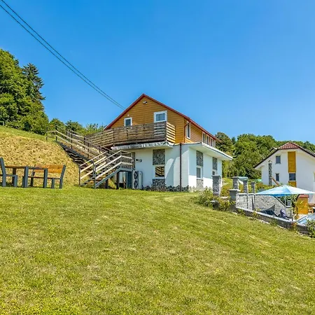 Pool & Whirlpool Art Villa *