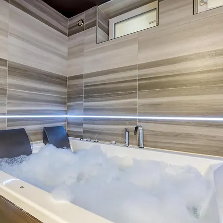 Pool & Whirlpool Art