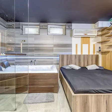 Pool & Whirlpool Art Trebnje