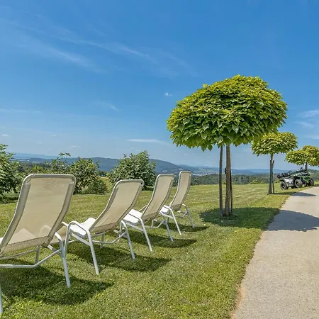 Pool & Whirlpool Art Villa