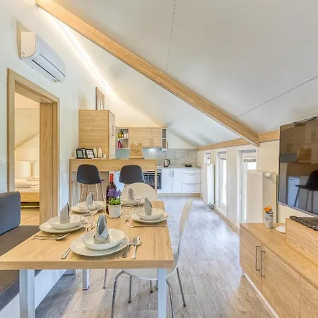 Pool & Whirlpool Art Вилла Trebnje