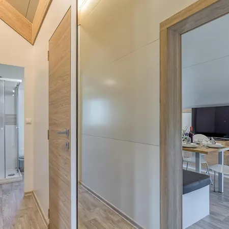 Villa Pool & Whirlpool Art