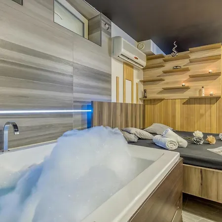 Villa Pool & Whirlpool Art *