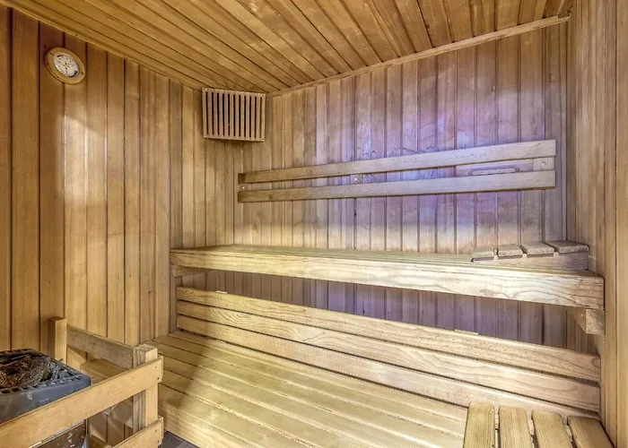 Villa Pool & Whirlpool Art *