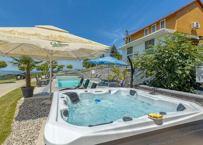 Villa Pool & Whirlpool Art Trebnje