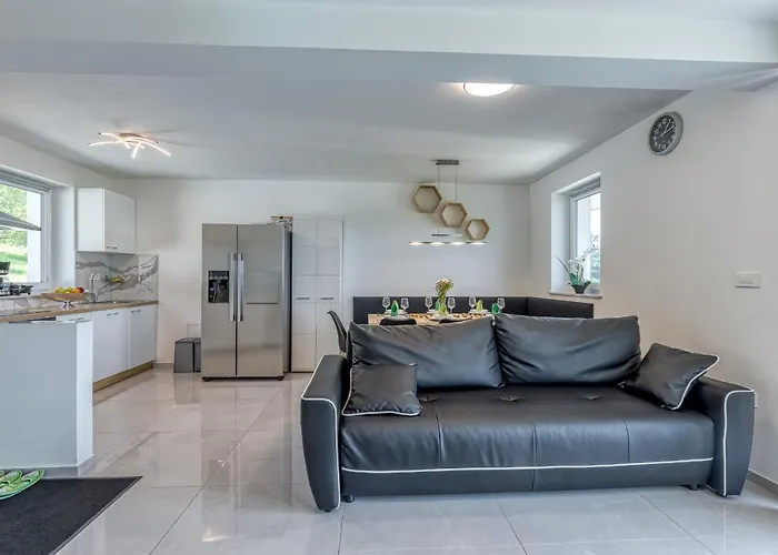 Villa Pool & Whirlpool Art *