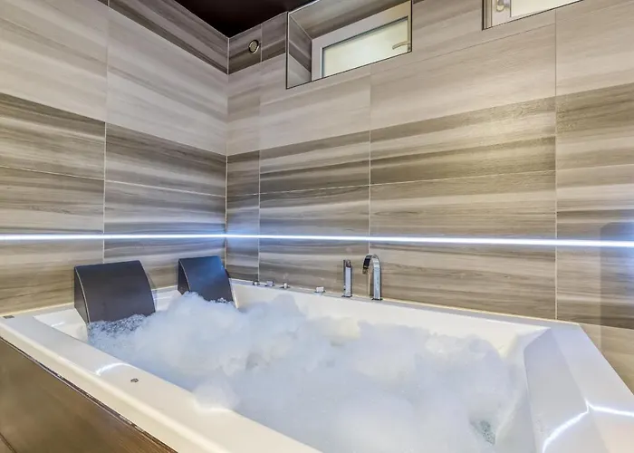 Pool & Whirlpool Art