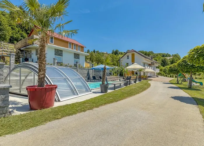 Villa Pool & Whirlpool Art *