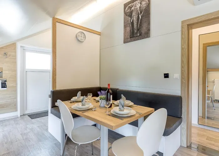 Villa Pool & Whirlpool Art *