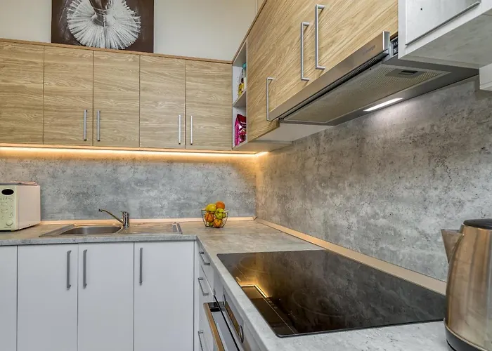 Villa Pool & Whirlpool Art *