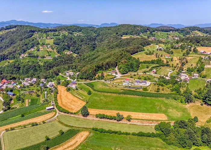 Pool & Whirlpool Art Villa