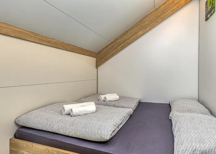 Villa Pool & Whirlpool Art *