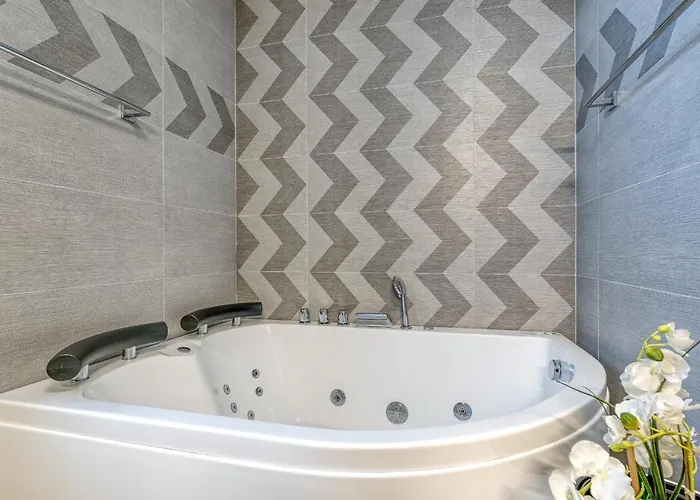 Pool & Whirlpool Art