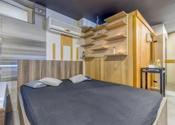 Pool & Whirlpool Art Villa Trebnje