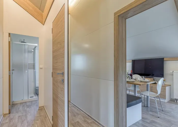 Villa Pool & Whirlpool Art