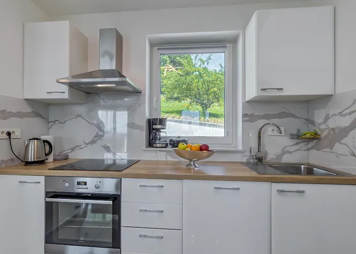 Pool & Whirlpool Art Villa Trebnje